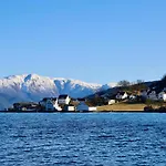 Hardangerfjord View - Luxury Fjord-side * Øystese