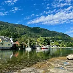 펜션 Hardangerfjord View - Luxury Fjord-side Øystese
