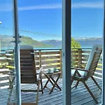 Hardangerfjord View - Luxury Fjord-side