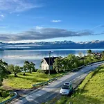Hardangerfjord View - Luxury Fjord-side Σπίτι διακοπών