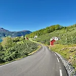 펜션 Hardangerfjord View - Luxury Fjord-side Øystese