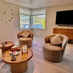Hardangerfjord View - Luxury Fjord-side Øystese
