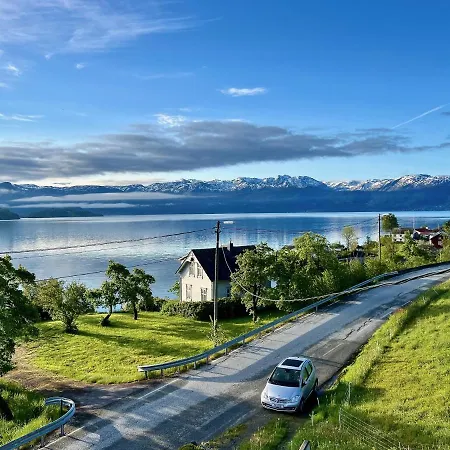 Hardangerfjord View - Luxury Fjord-side Holiday home