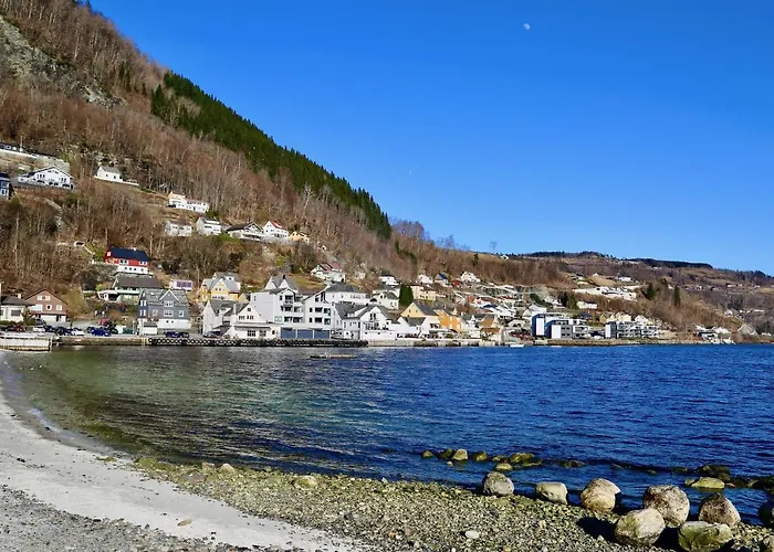 Hardangerfjord View - Luxury Fjord-side Øystese