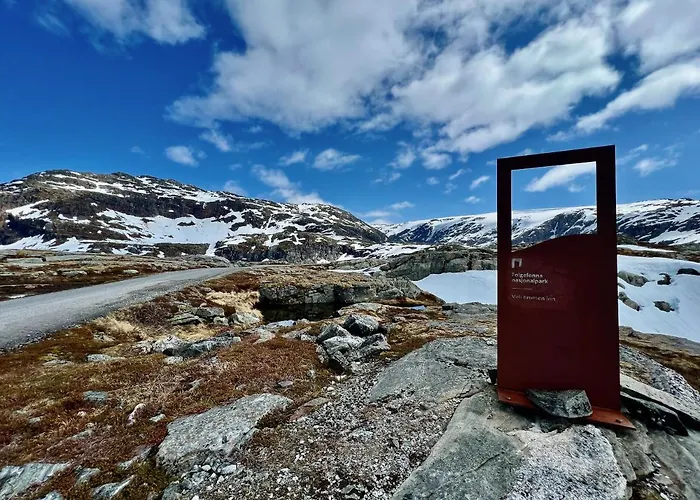 Hardangerfjord View - Luxury Fjord-side Vakantiehuis Øystese
