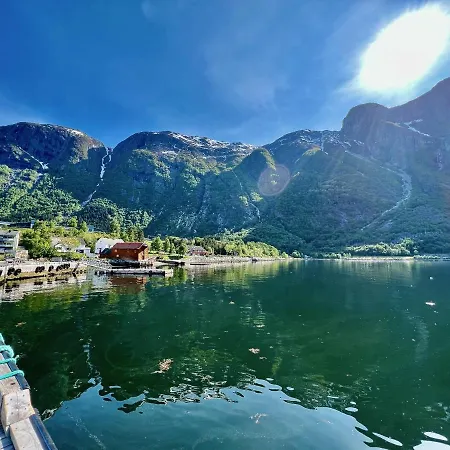 Hardangerfjord View - Luxury Fjord-side Hébergement de vacances *